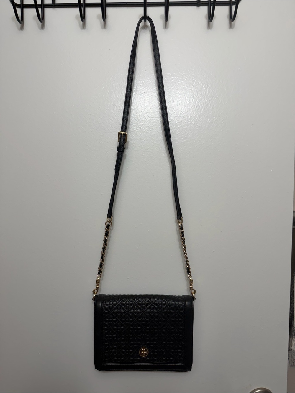 Tory Burch Black Quilted Leather Shoulder Bag with Gold Hardware - Picture 2 of 13